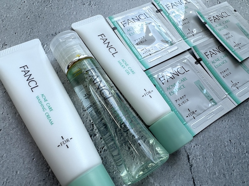 ファンケル「アクネケア 薬用ニキビ1ヵ月集中セット」の商品画像。
