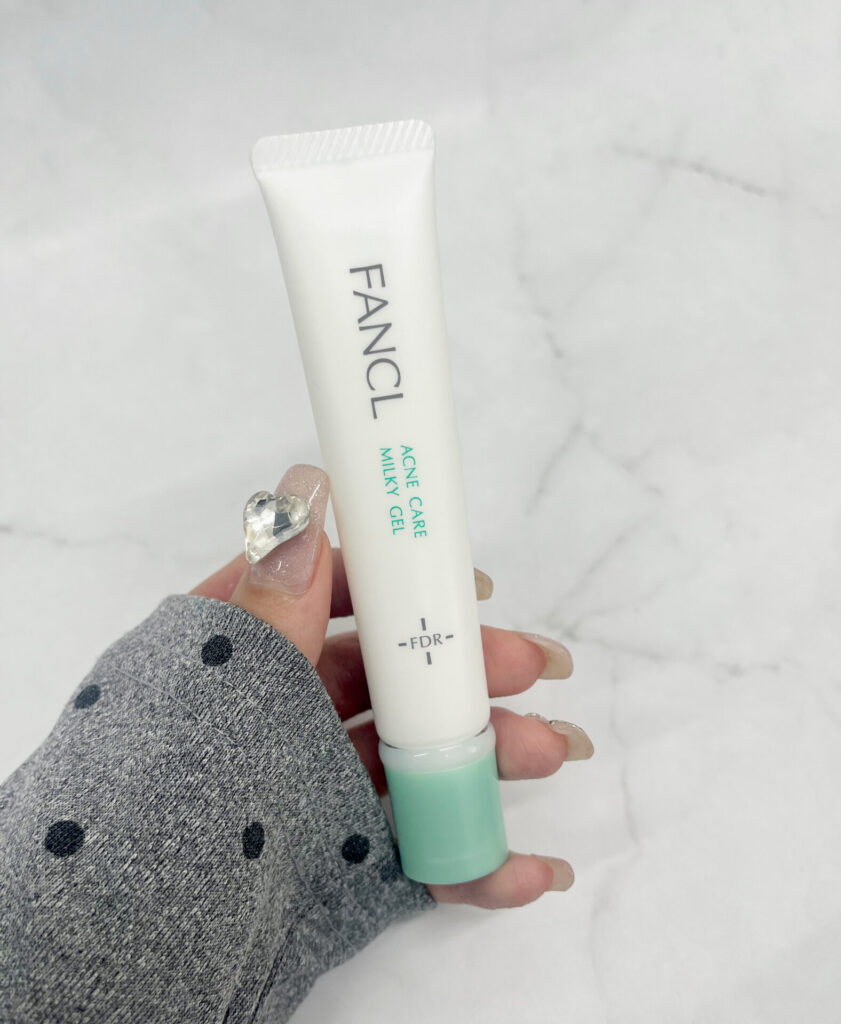  アクネケアジェル乳液の写真