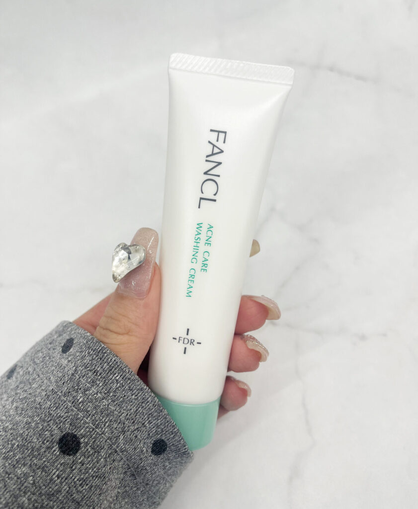 アクネケア洗顔クリームの写真